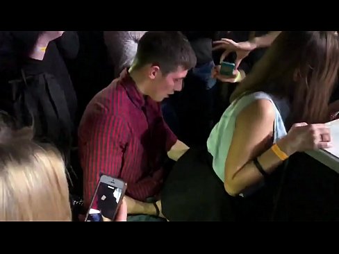 ❤️ Pravi seks v ruskem nočnem klubu. 18-letno rusko dekle v anusu in vagini zajebano v nočnem klubu Porn video na porno sl.ttsex.ru ❌️❤